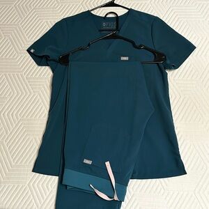 FIGS S Catarina top and M Livingston pants. Caribbean Blue.